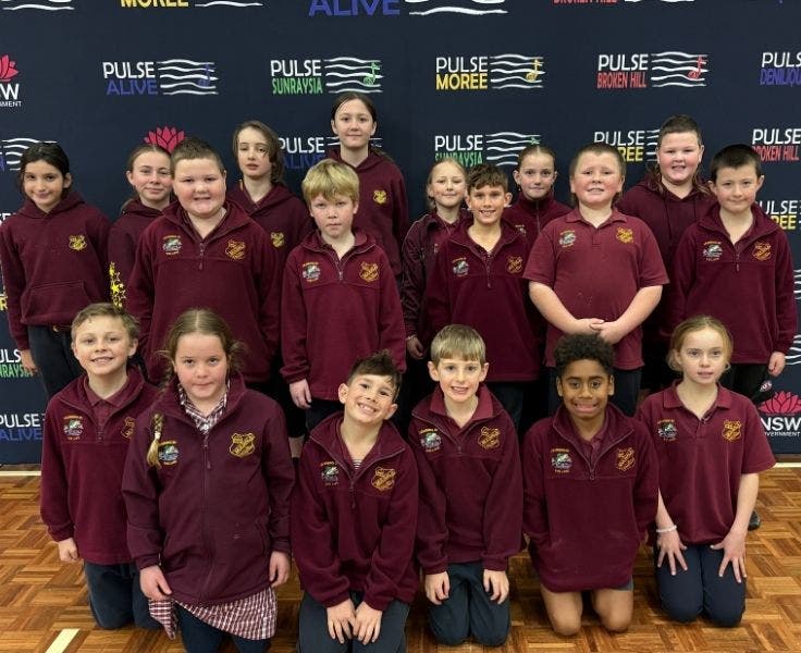 Group photo of students at Pulse Deniliquin